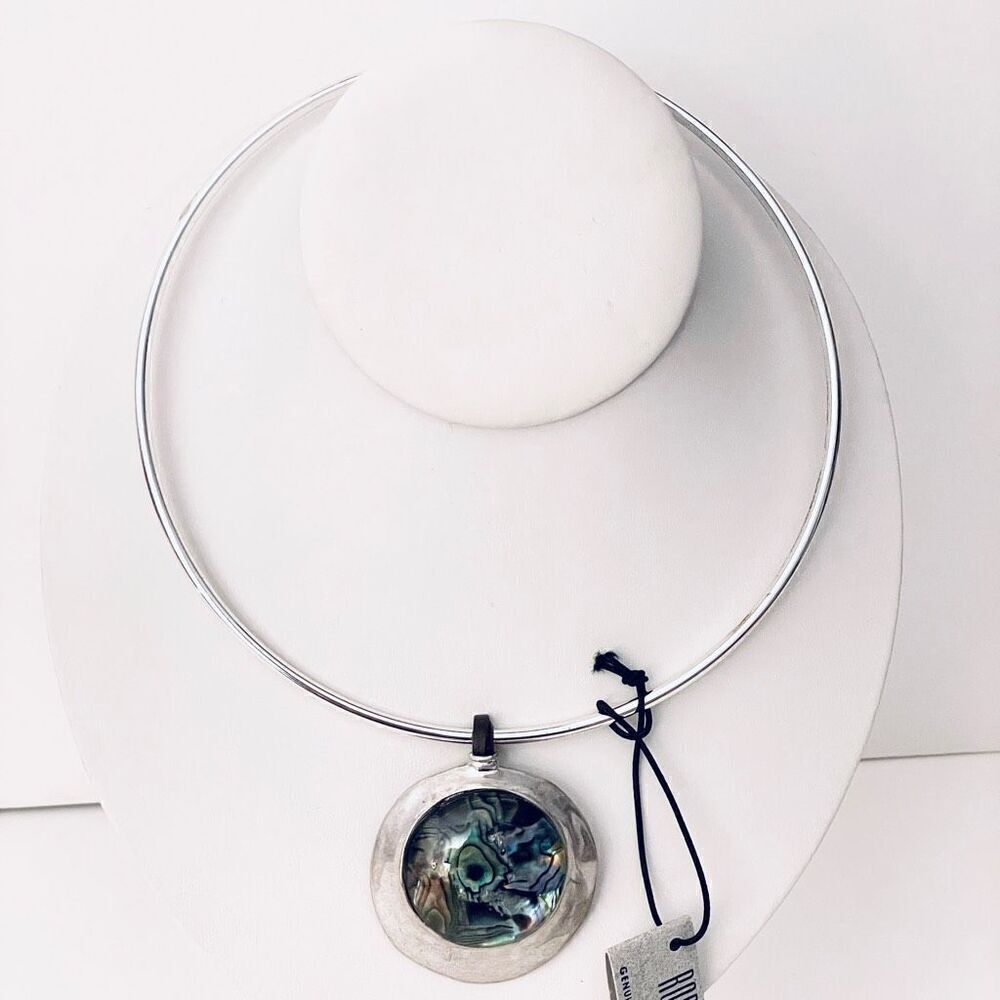 NWT Robert Lee Morris Soho Center Point Abalone Disc Round Wire Pendant Necklace